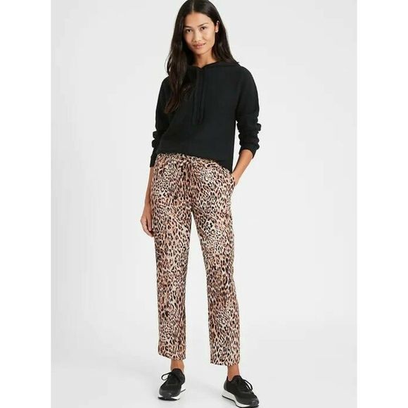 Banana Republic Slim TENCEL™ Pant Leopard Print, Size XXS - Picture 1 of 12